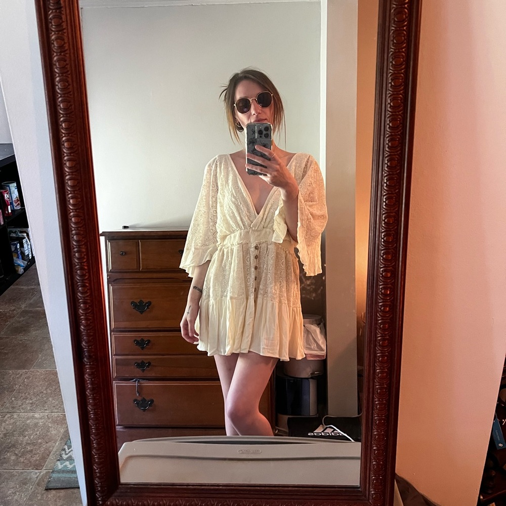 Cream Lace Bell Sleeved Romper
